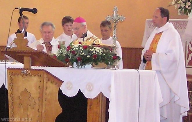 , Centralnym punktem uroczystości była koncelebrowana Msza Świętą,
której przewodniczył biskup wileński.